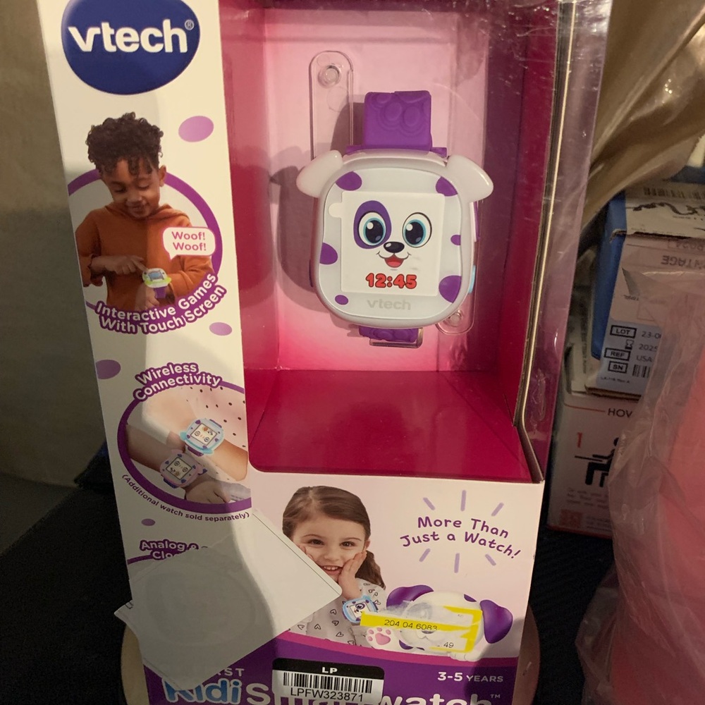 VTech Kidizoom Smartwatch in Purple‎ and White - Picture 3 of 9